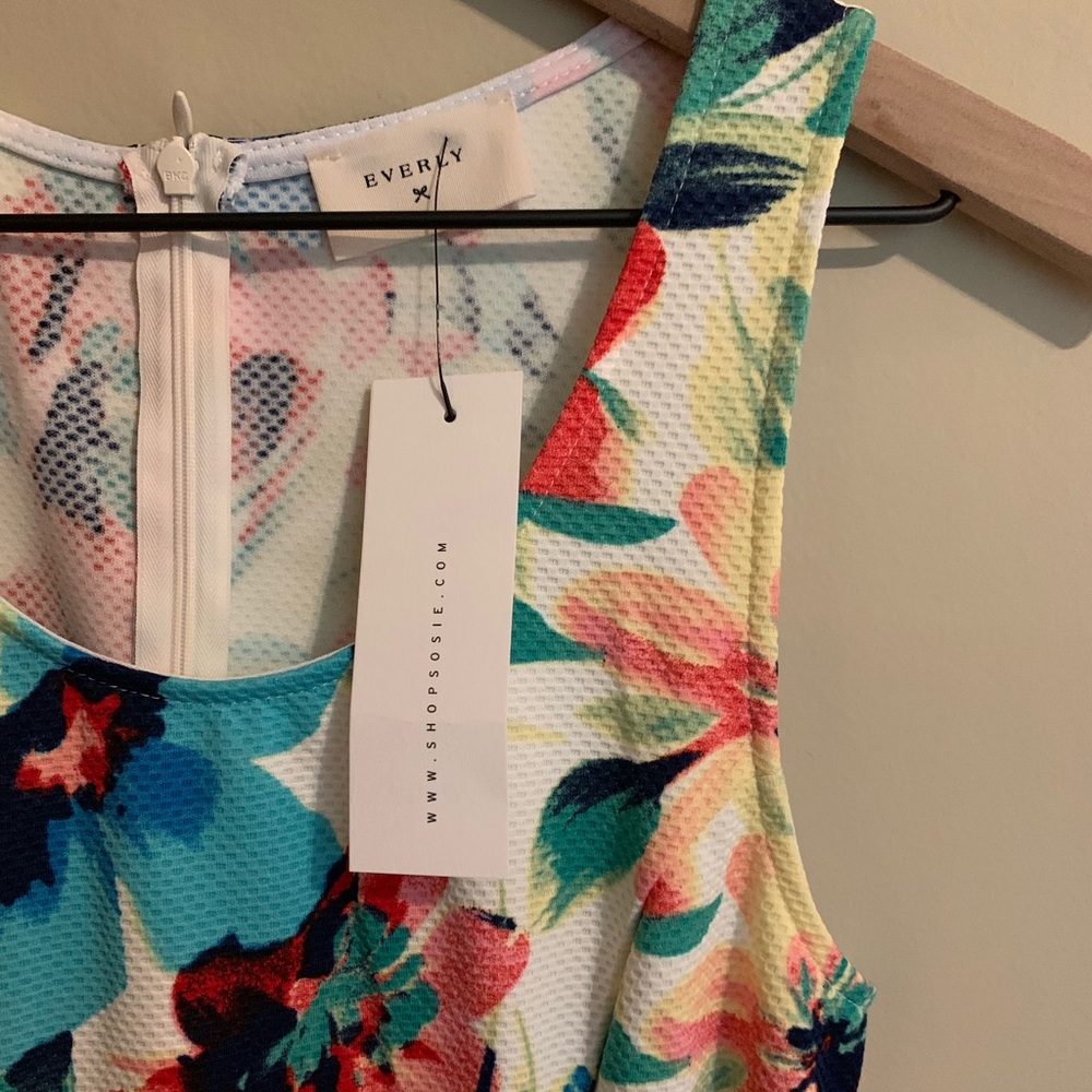NWT✨Everly Women’s Floral Dress 🌸🌺